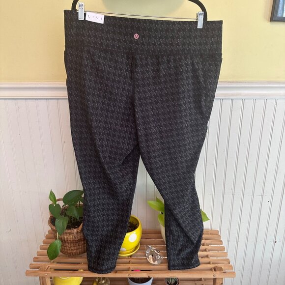 Lane Bryant Vivi athletic leggings houndstooth print NWT 22/24 Gray Black - Picture 2 of 8